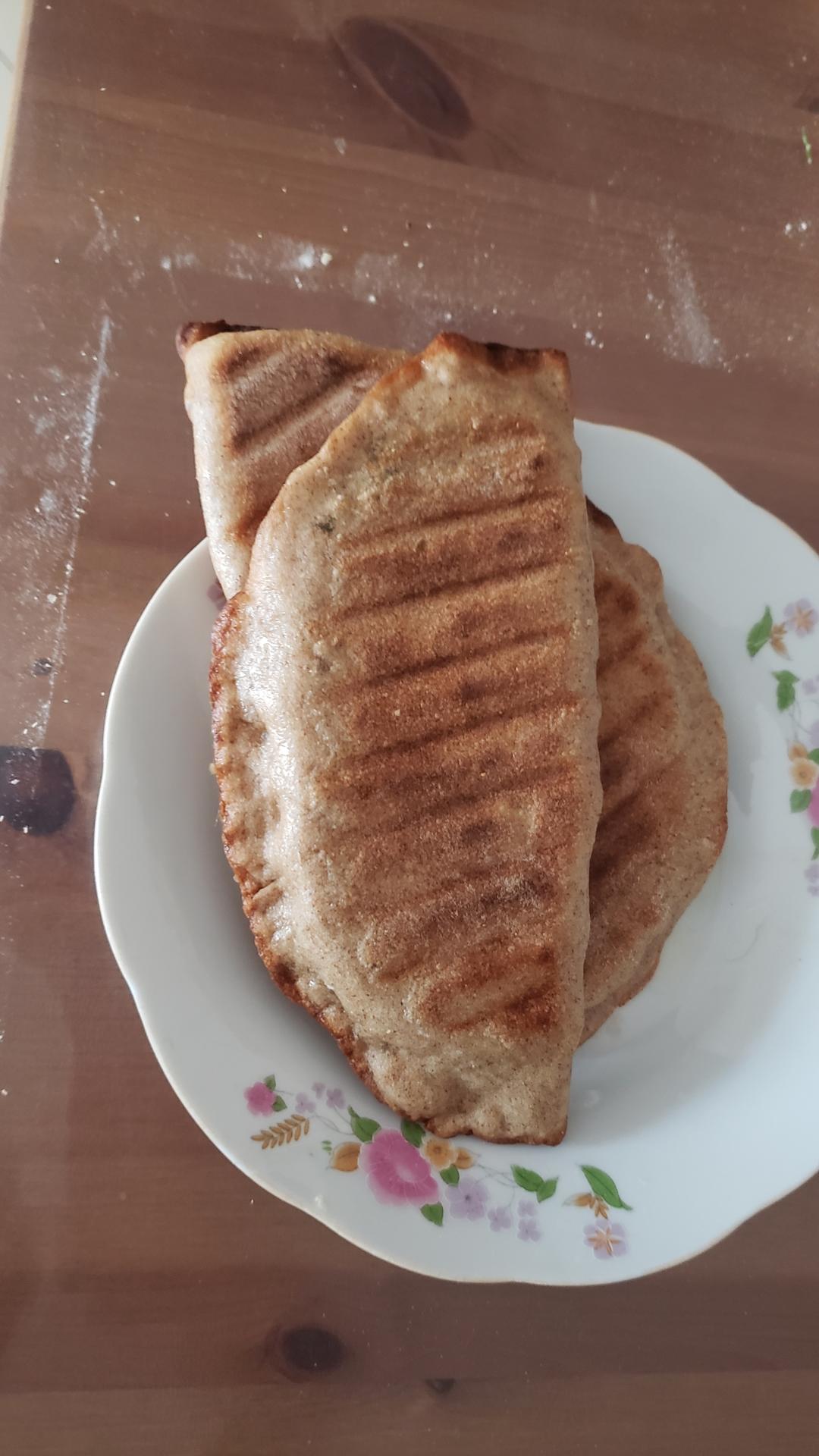 全麦韭菜盒子、全麦单饼