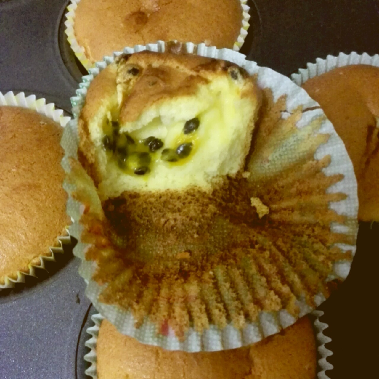 流心百香果软蛋糕