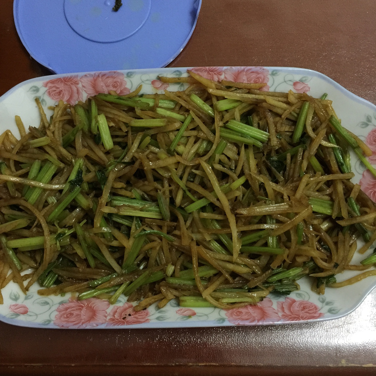 土豆丝炒芹菜