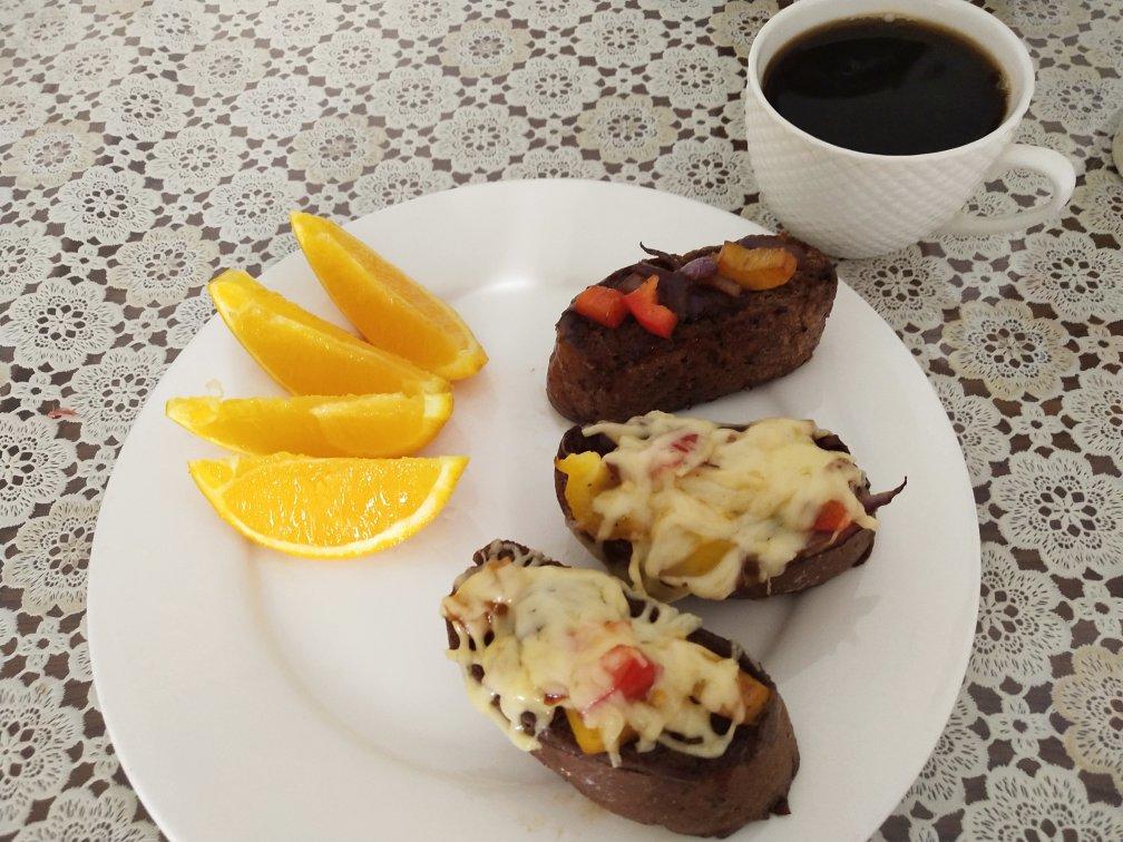 《朱莉与朱莉娅》：意式香脆番茄面包片