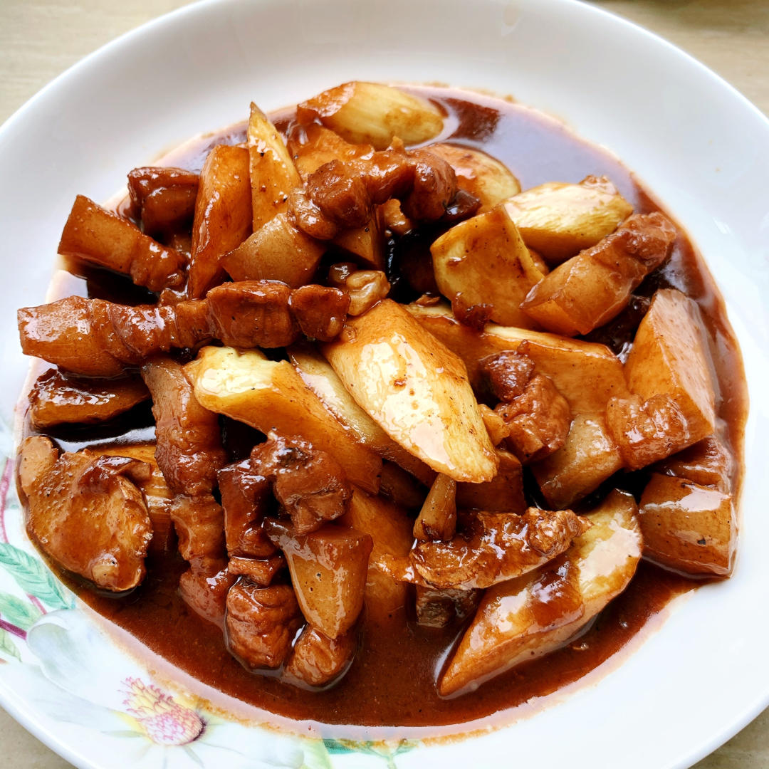 在吃鸡的路上越走越远做的茭白烧肉