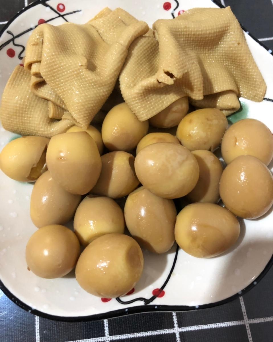 乡巴佬卤鹌鹑蛋