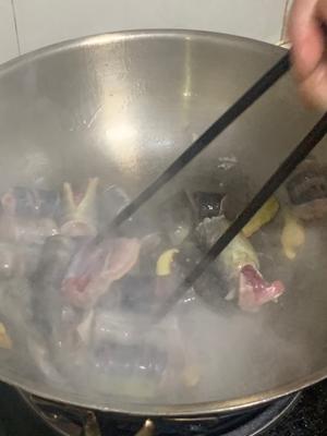 黄豆骨鳝汤的做法 步骤3
