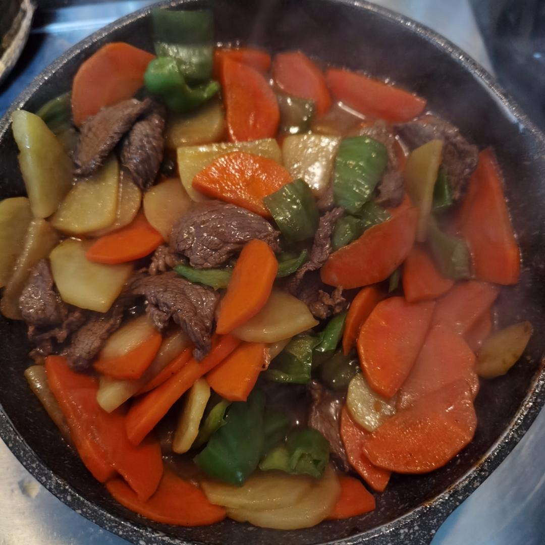 青椒土豆炒牛肉