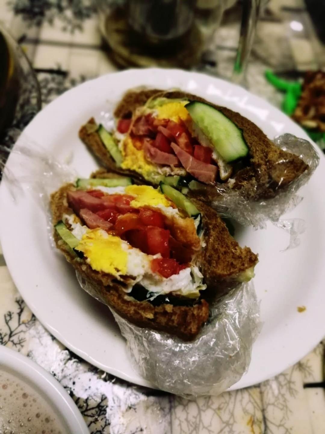 火腿煎蛋三文治