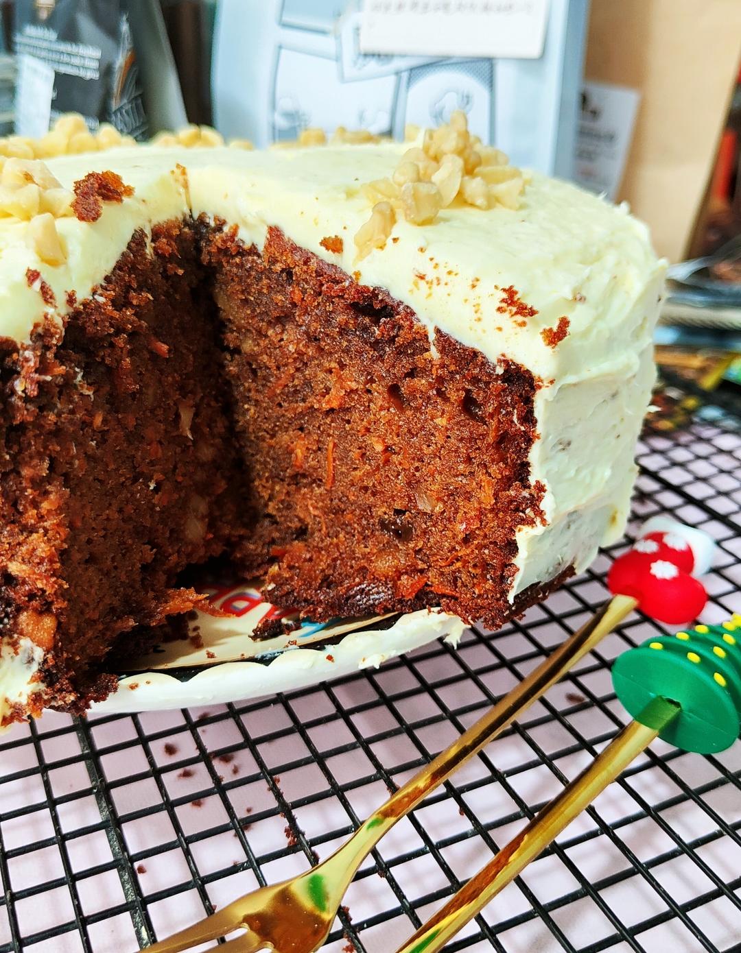 【经典胡萝卜蛋糕】 不需打发的简单快手蛋糕，胡萝卜的华丽变身 绝妙的消耗胡萝卜方法