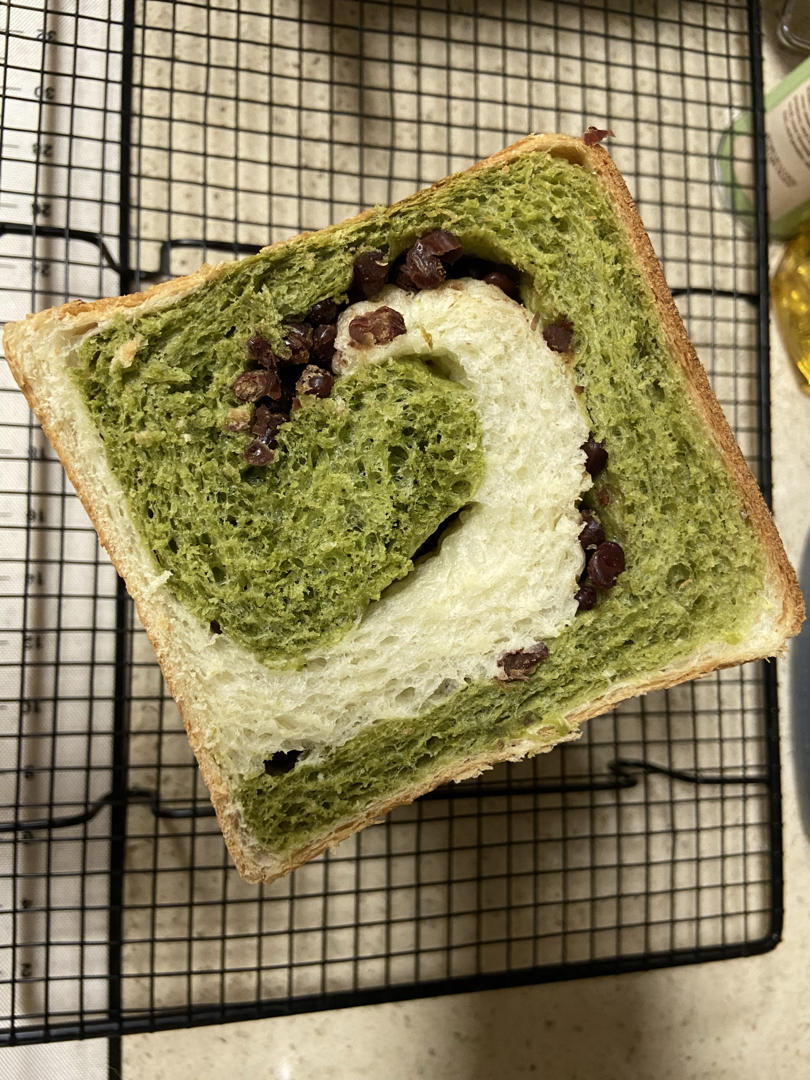 清香柔软的抹茶红豆吐司