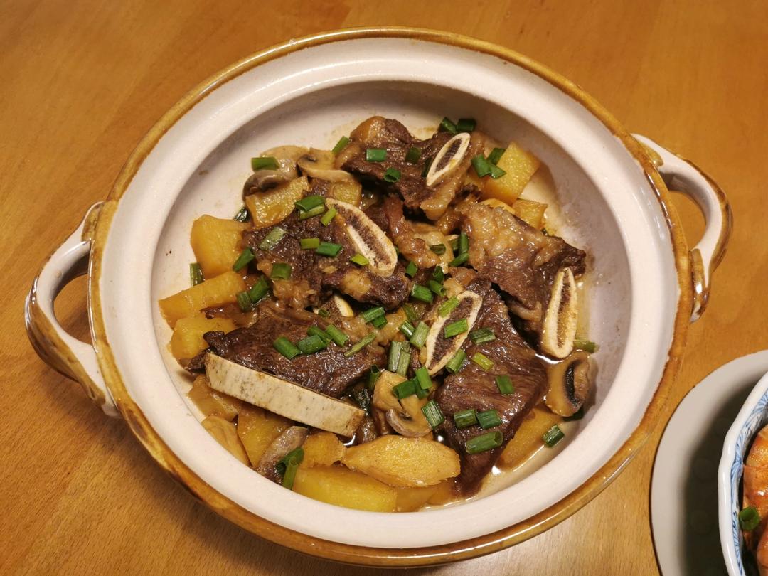 牛仔骨炖土豆