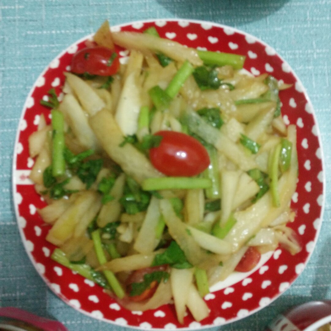 芹菜炒白萝卜