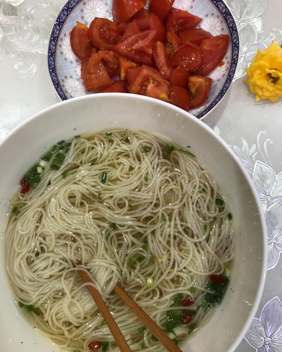 一碗热汤面