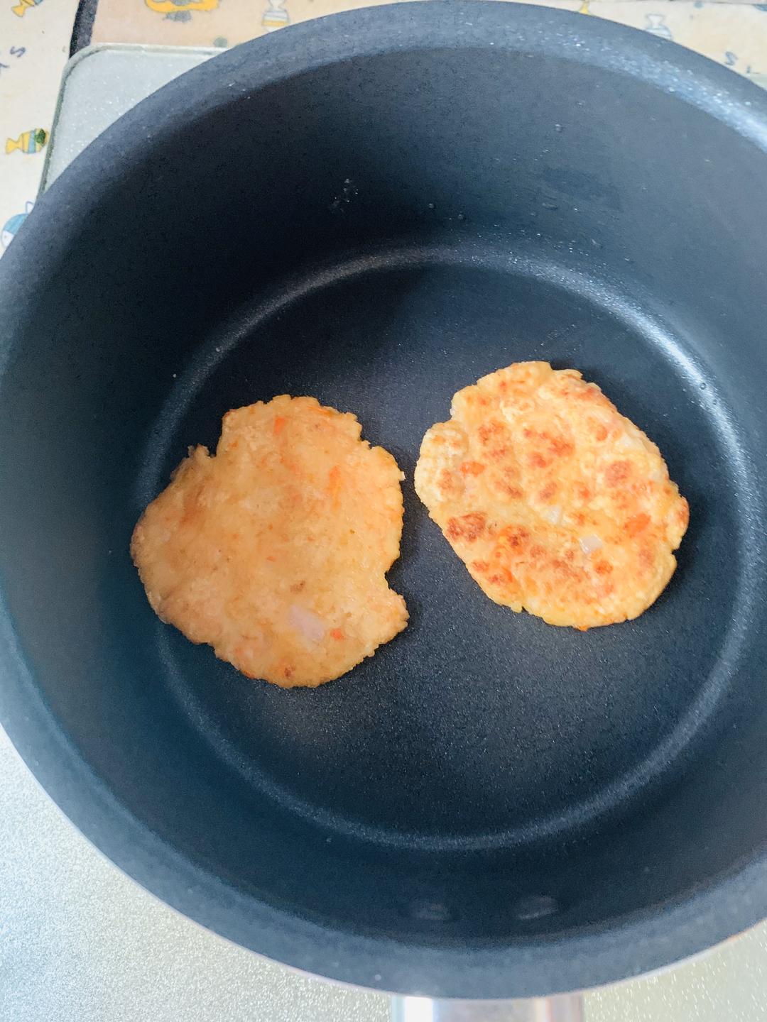 宝宝辅食三文鱼米饼·9M