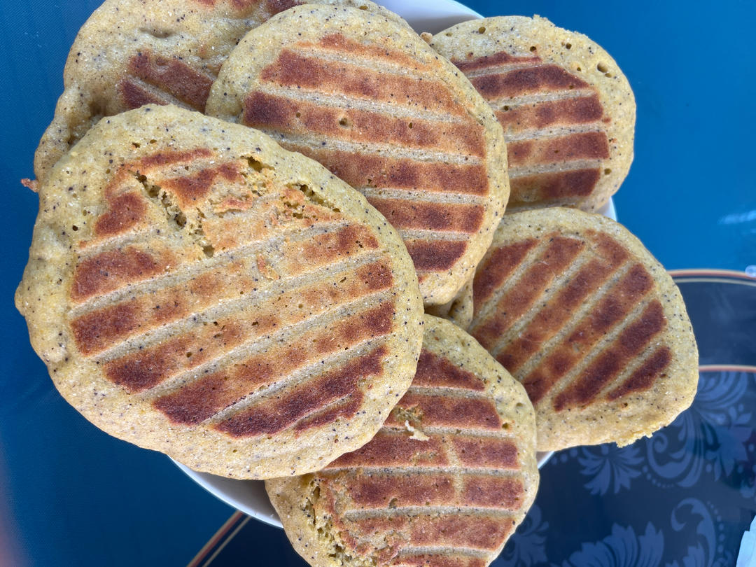 二十年面点老师傅分享的「玉米面饼子」做法，玉米控抓紧收😄😄😄