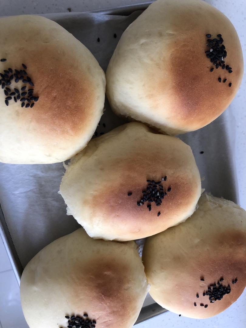 汤种肉松沙拉小面包