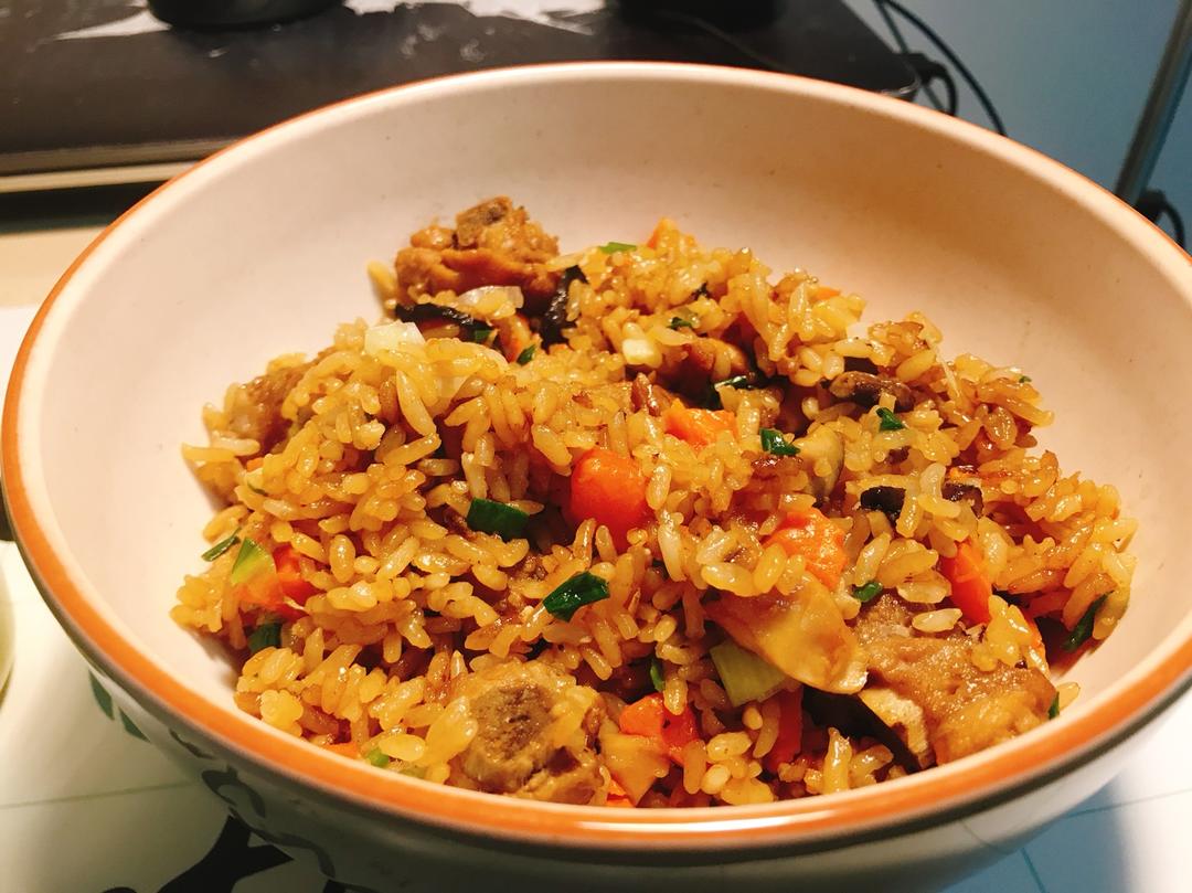 喷香排骨焖饭（爆好吃）