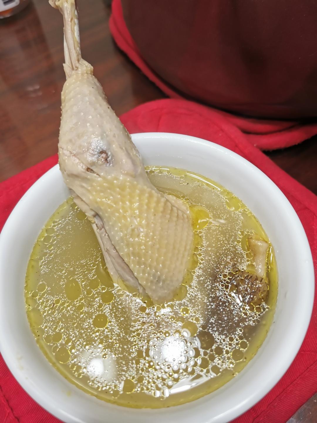 鲜美无敌：清炖鸡汤🐔