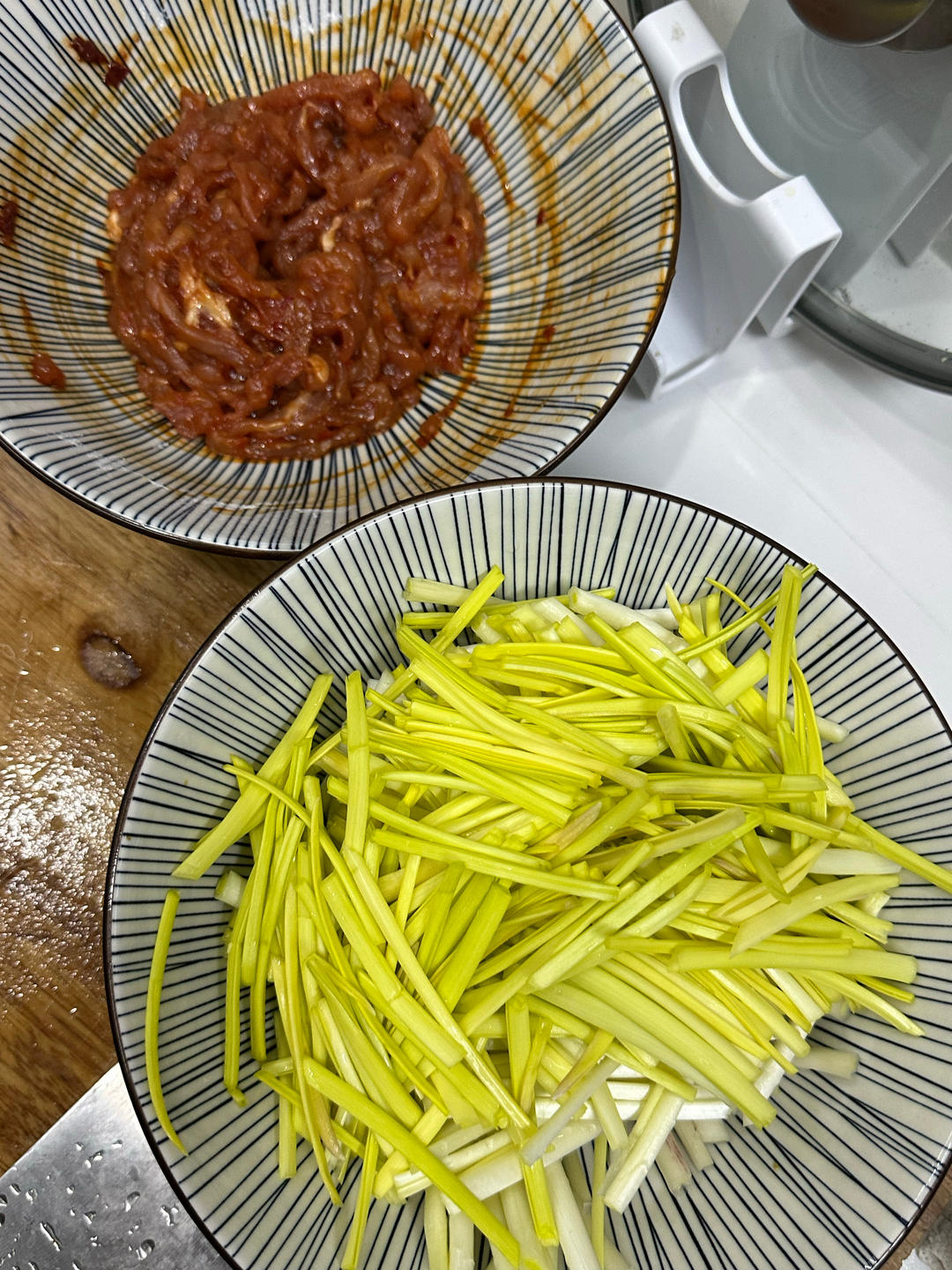 韭黄炒肉丝（超级下饭菜）