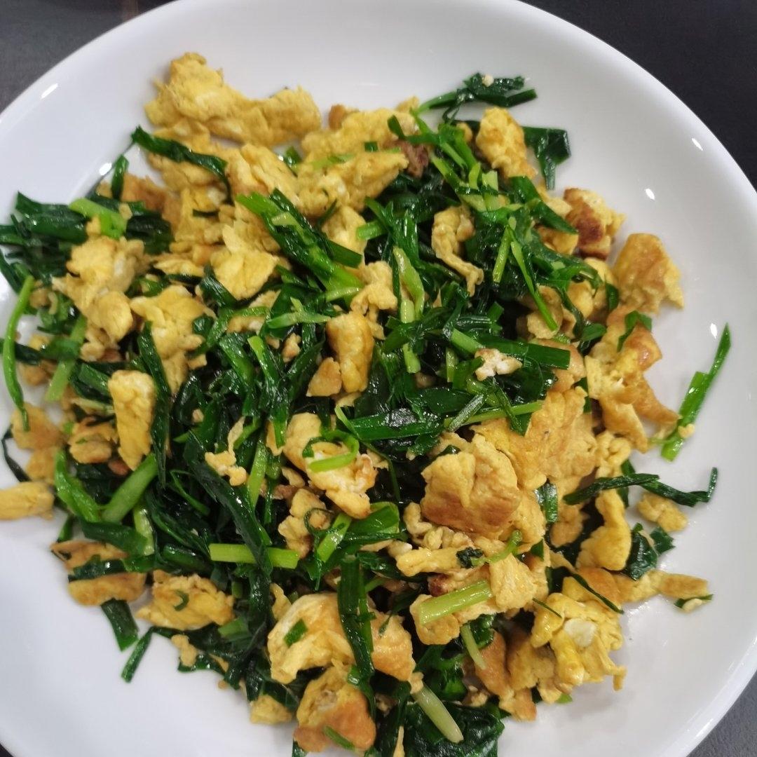 简易版韭菜炒鸡蛋（鸡蛋味道非常鲜嫩）
