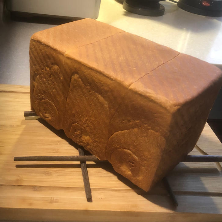 用烤箱自己做面包--手工牛奶吐司面包