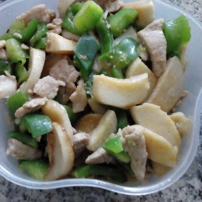 五花肉爆炒杏鲍菇