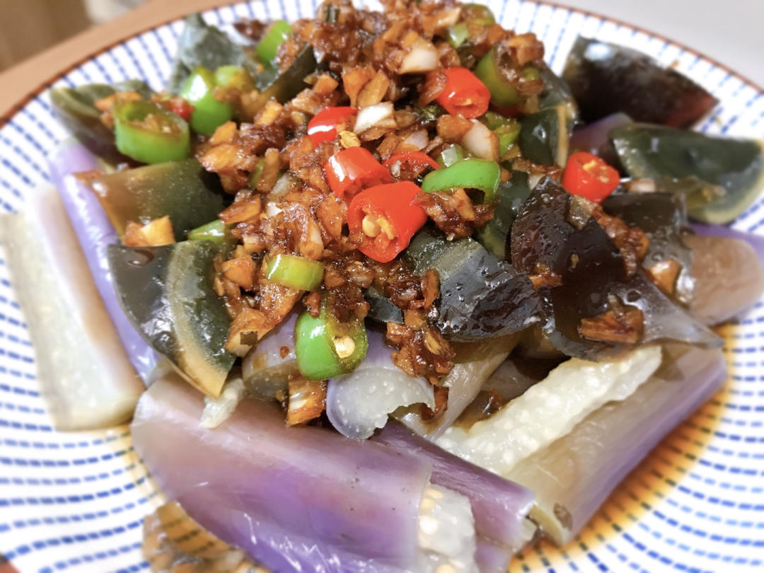 bowiehby做的茄子拌皮蛋