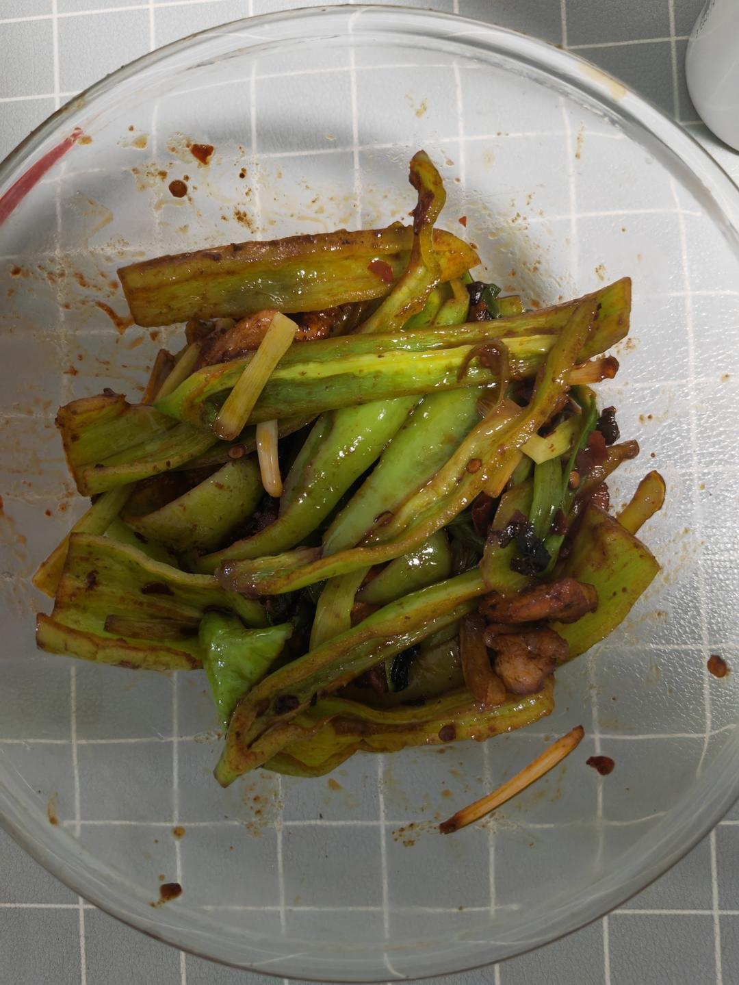 专治没胃口--尖椒炒五花肉