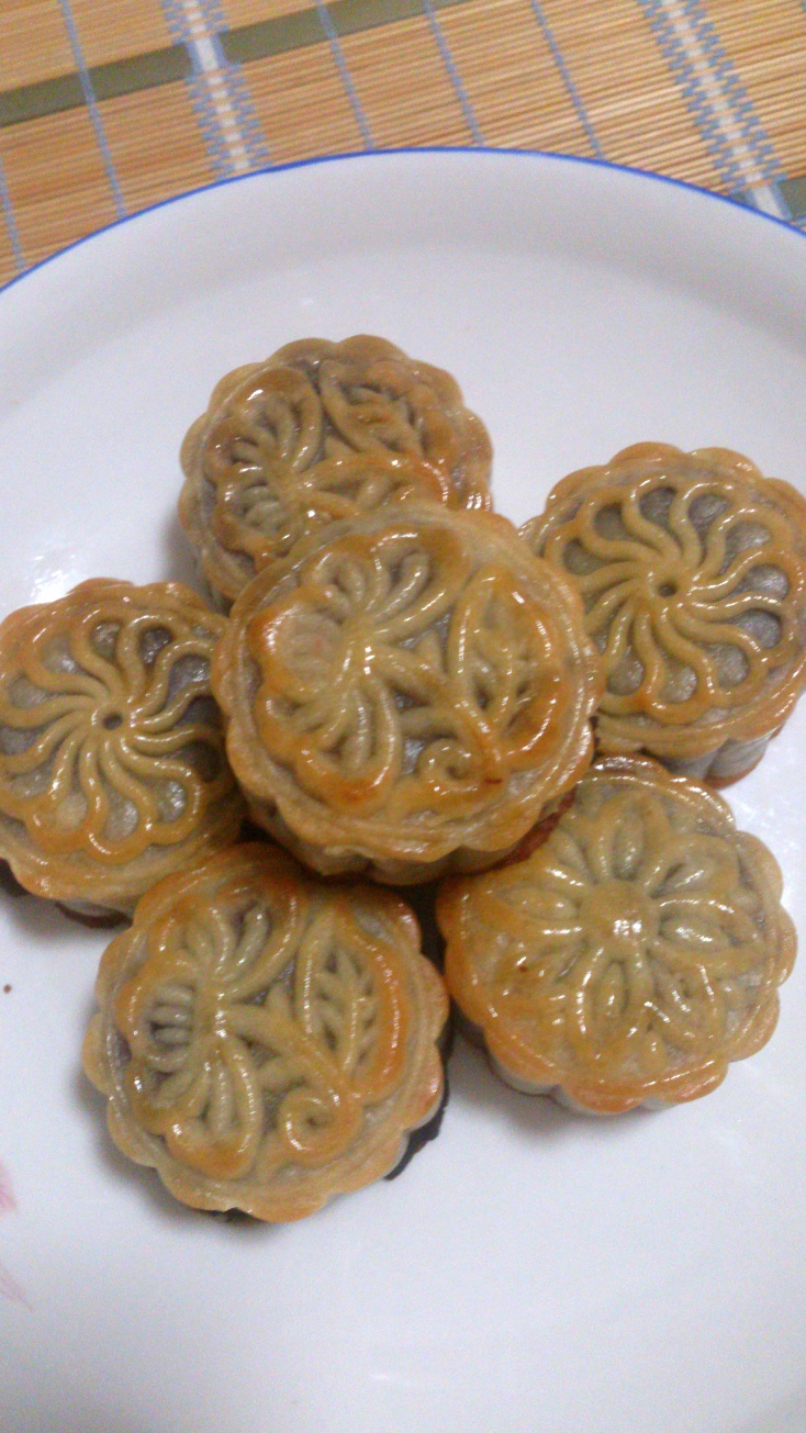 广式月饼——蛋黄莲蓉月饼