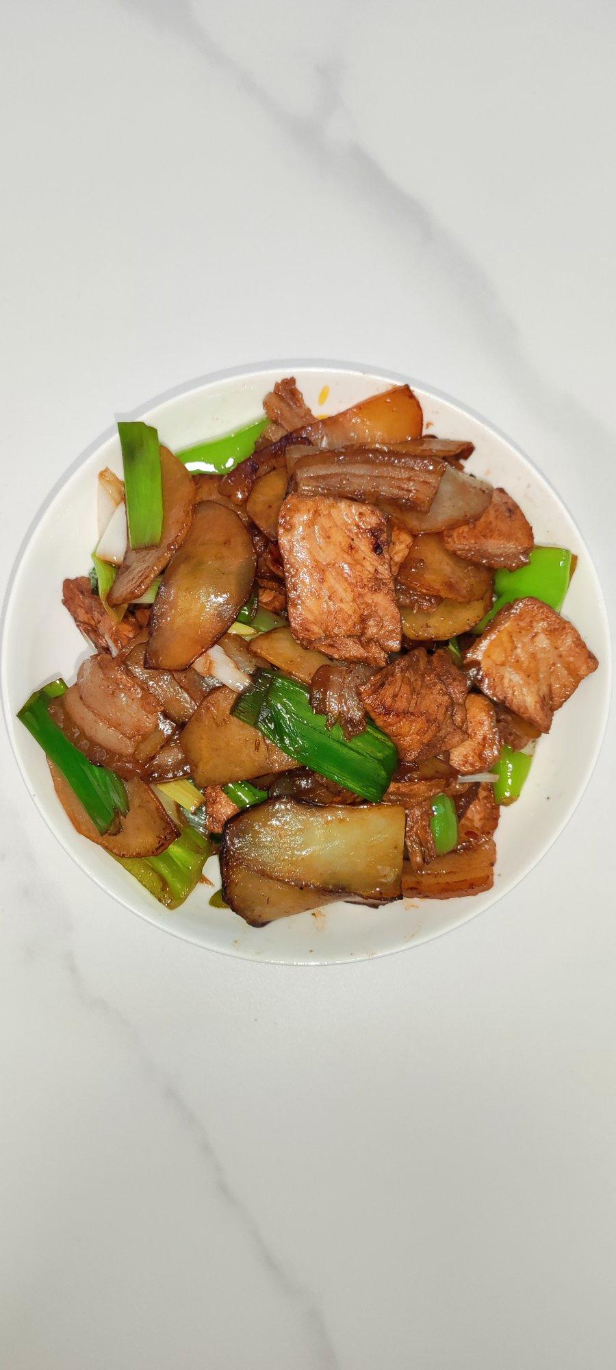 五花肉干煸土豆片