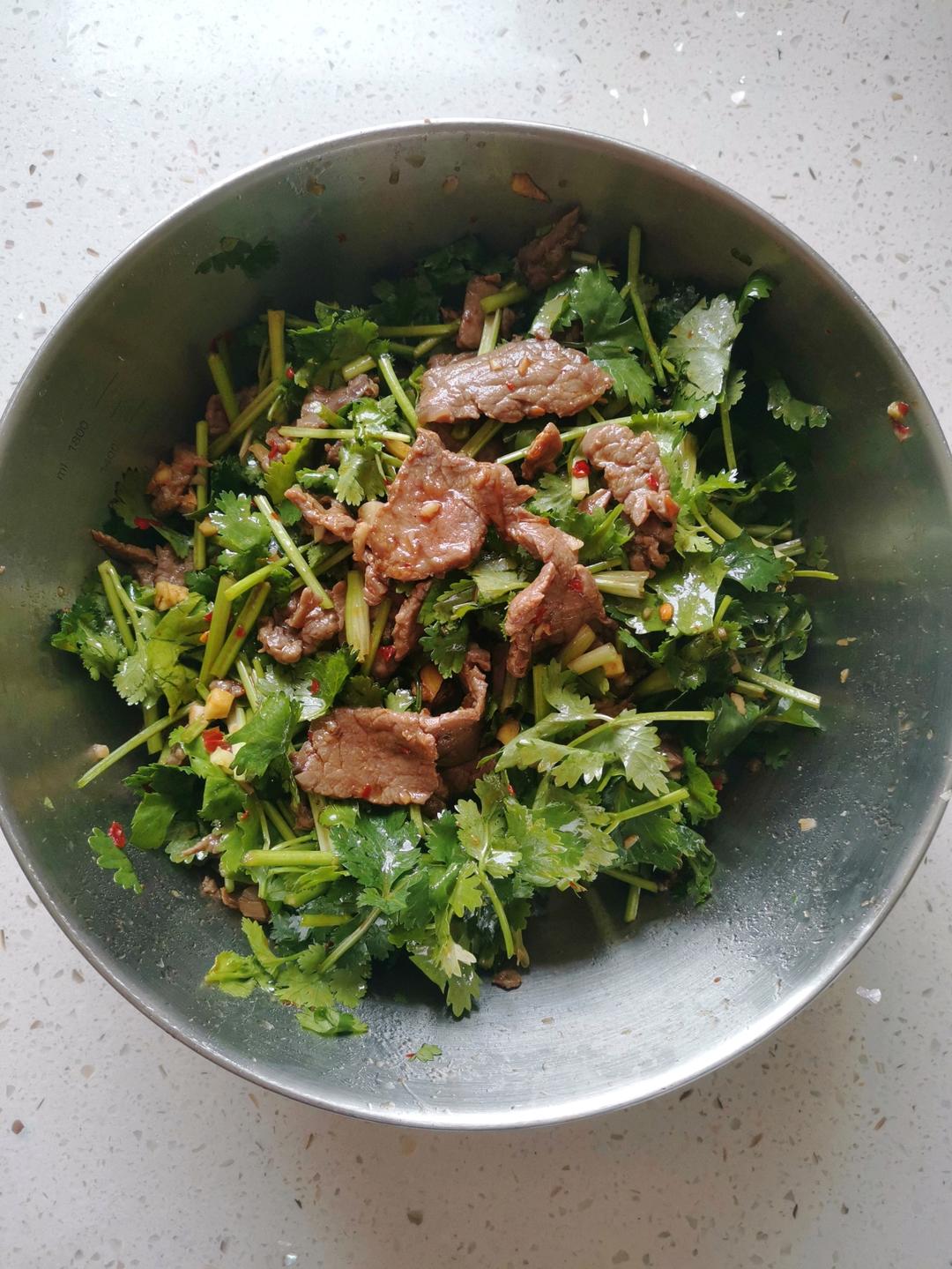 凉拌香菜牛肉
