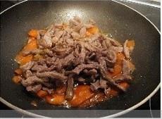 胡萝卜炒牛肉的做法 步骤7