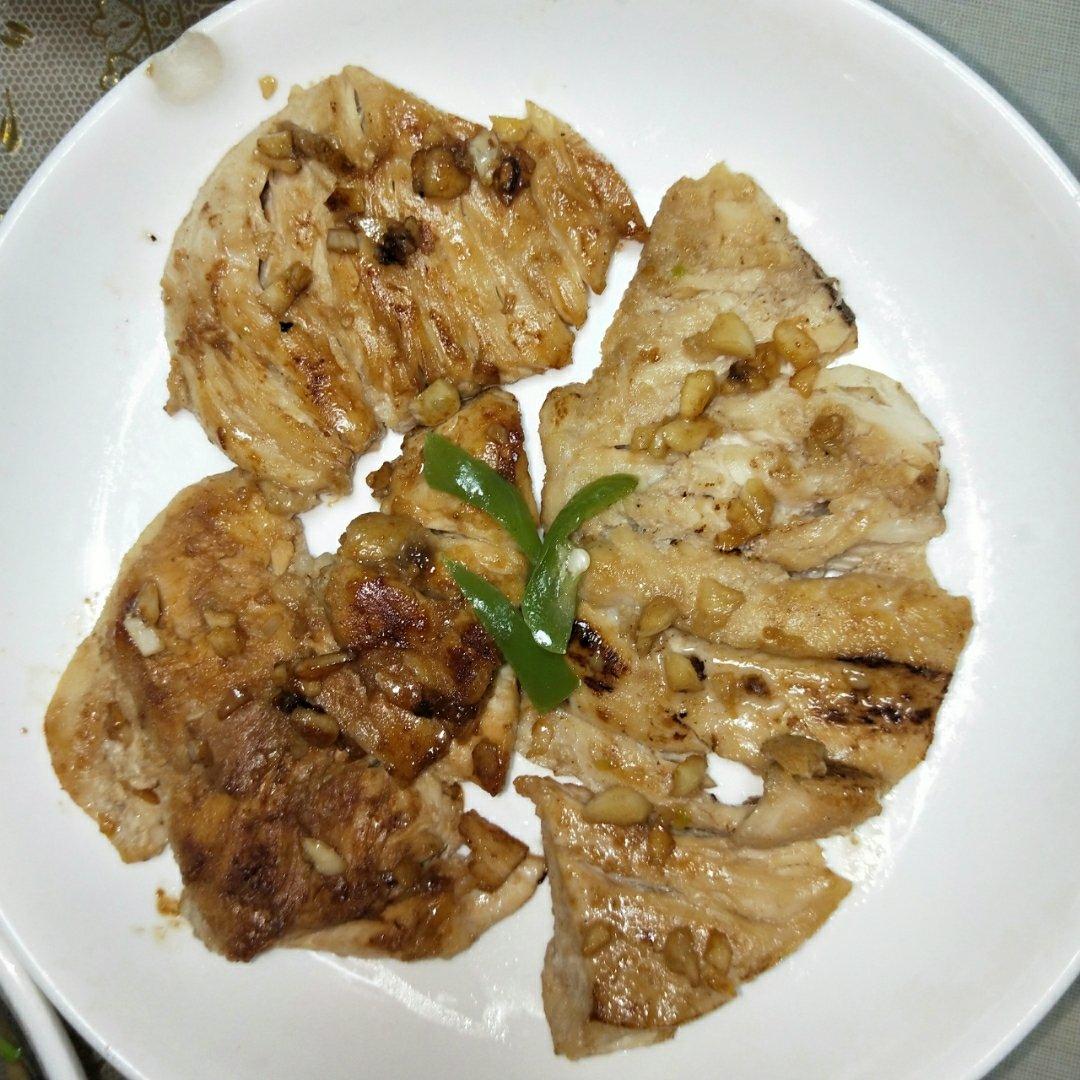 酷炫屌炸天好吃的煎鸡胸肉（香蒜蜂蜜煎鸡胸肉）