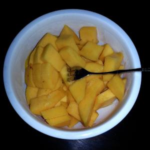 芒果酸奶冰沙的做法 步骤1