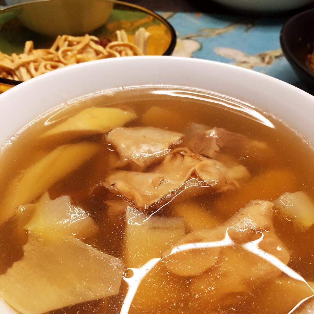 鱼胶排骨汤
