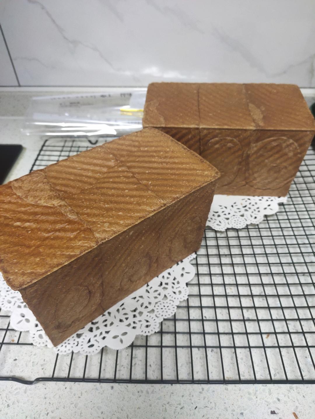 巨~巨好吃的巧克力奶油吐司