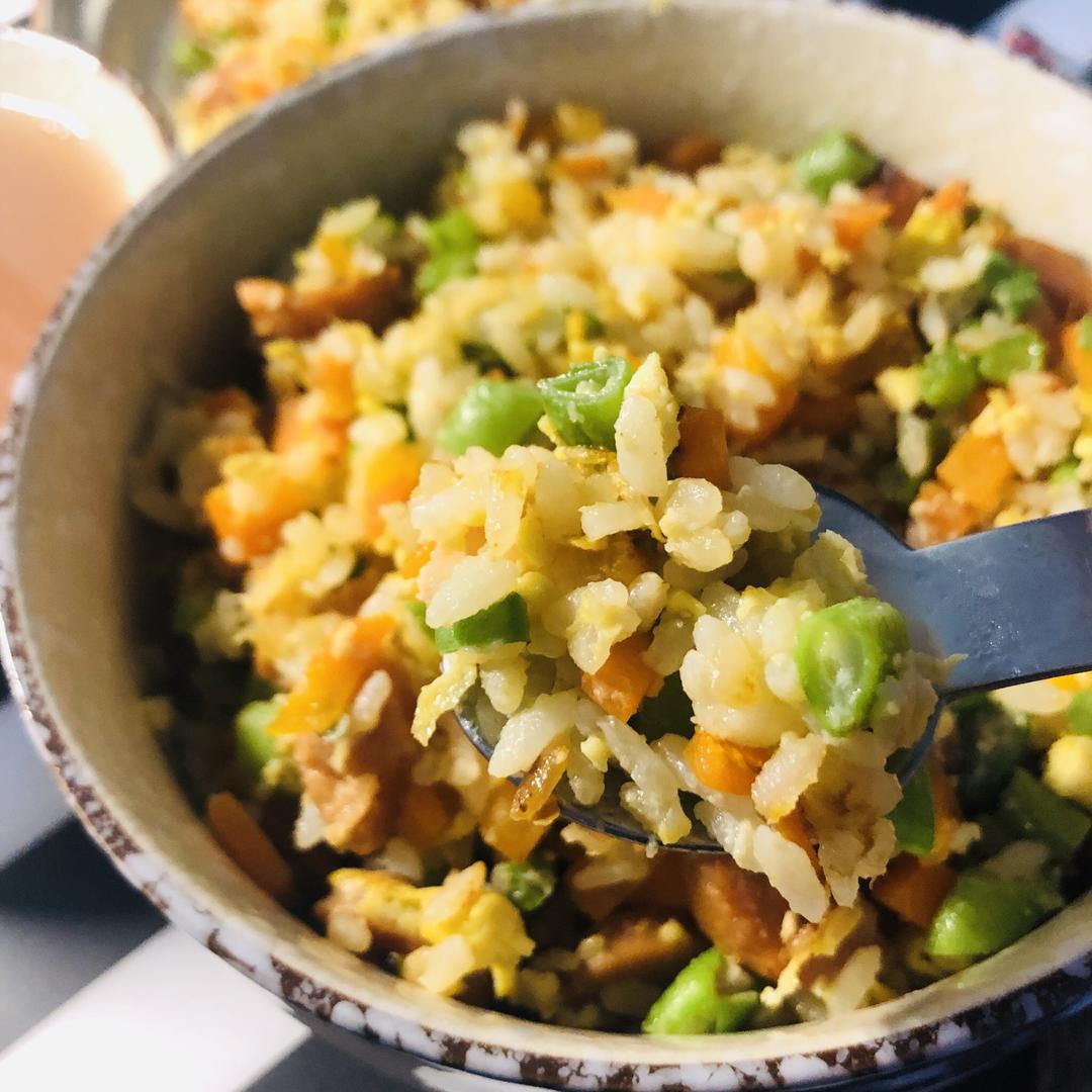 一人食 | 高颜值超好吃蛋炒饭🧡的做法