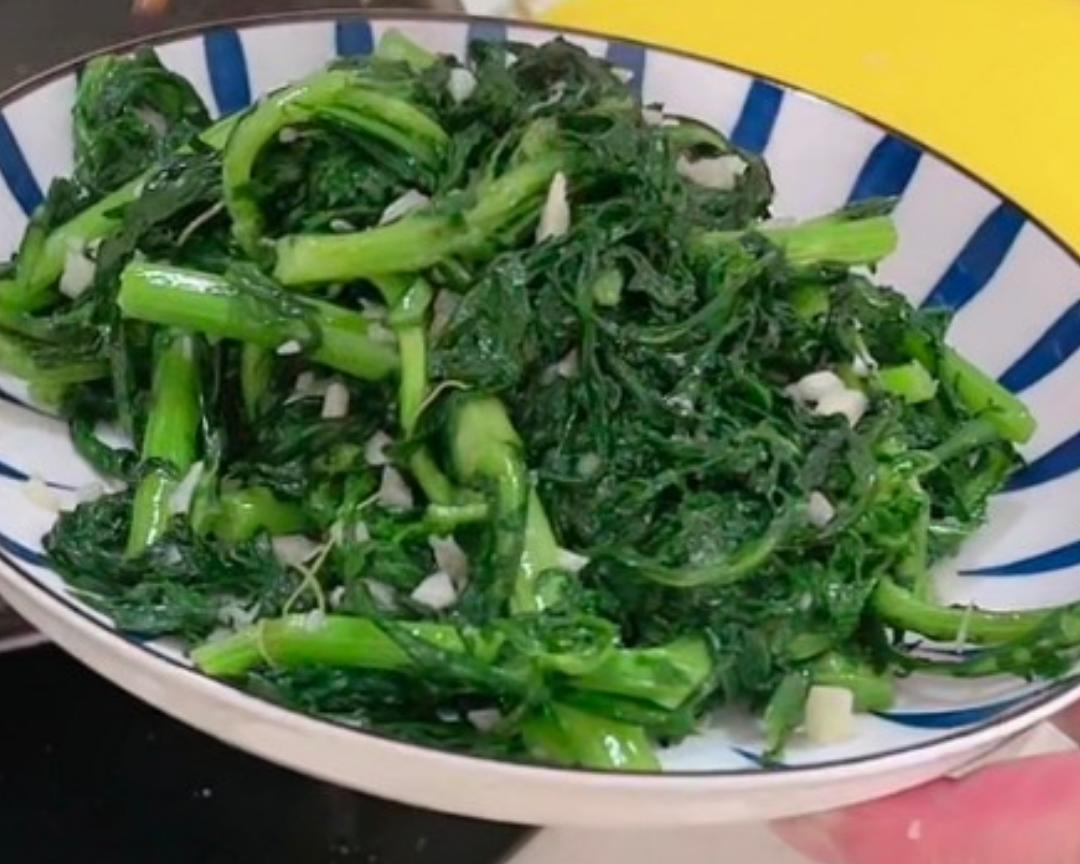 素炒茼蒿的做法