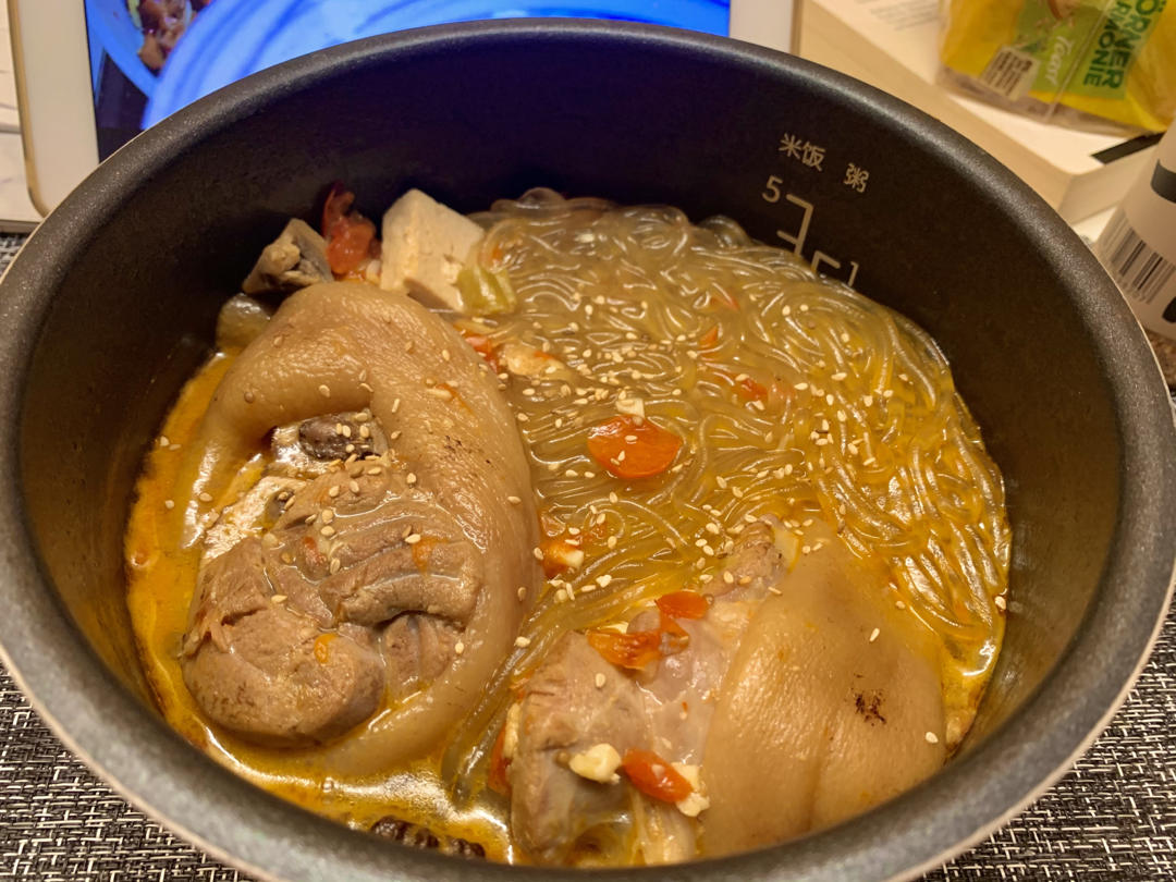 【红烧肘子】（家庭版卤蹄膀）