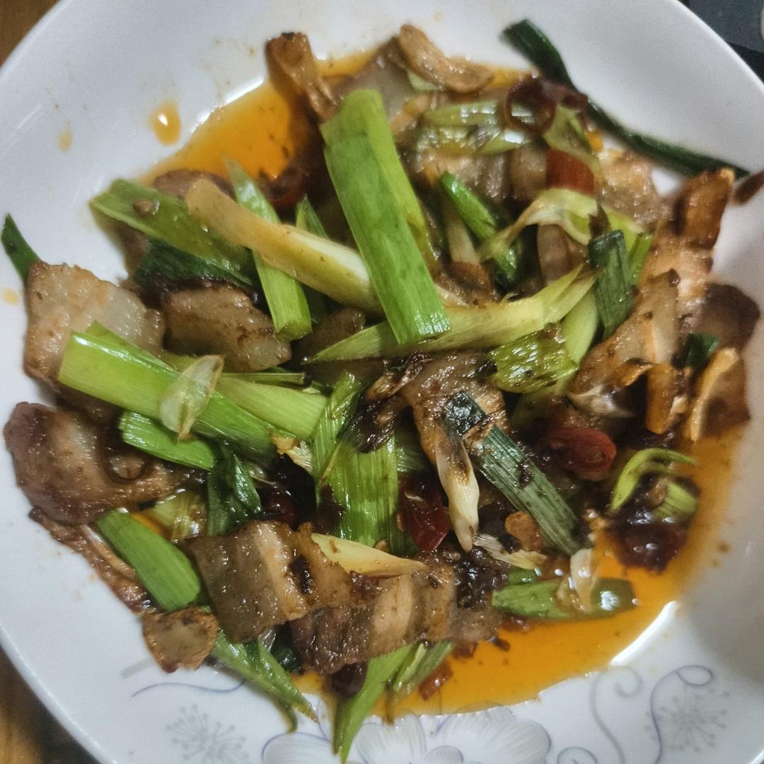 蒜苗回锅肉-一道超超超下饭的家常菜