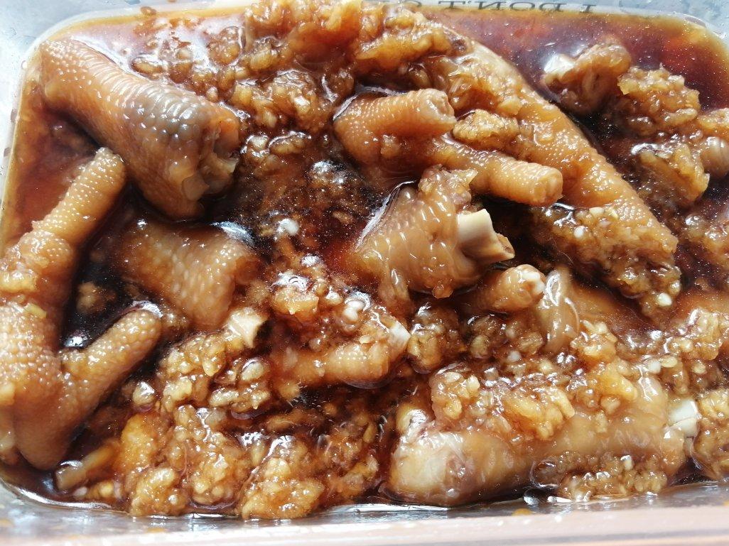 蒜香鸡爪！我十分钟磕完了一斤！