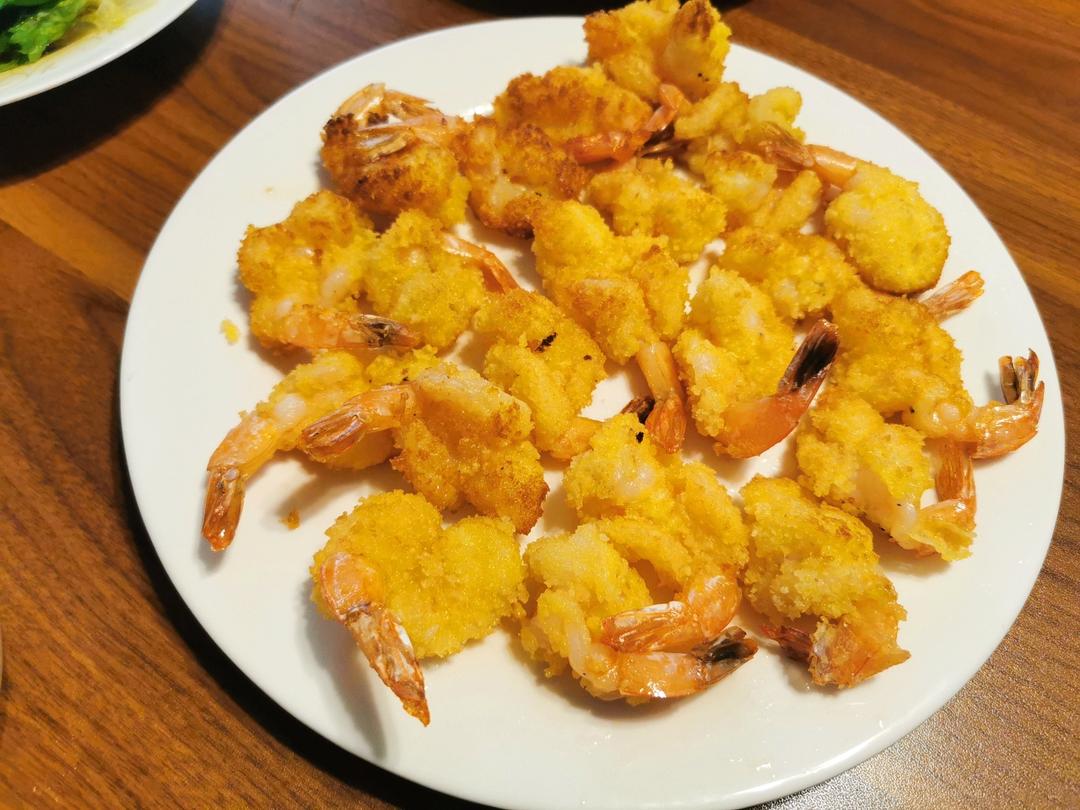 黄金凤尾虾。一口一个，又香又脆