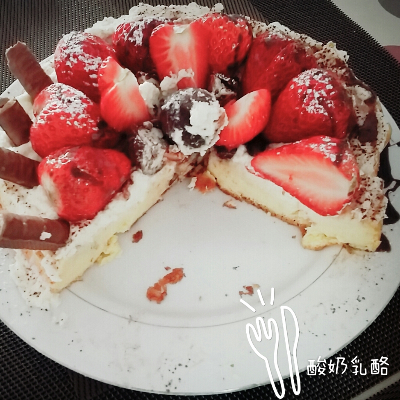 草莓裸蛋糕