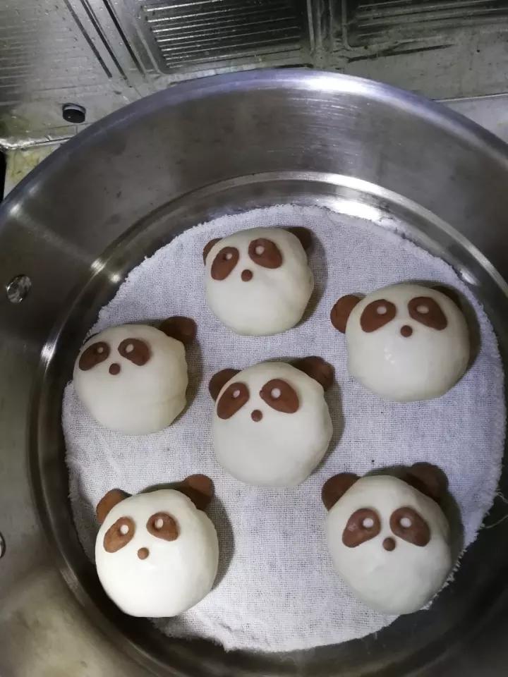 松软香甜的奶黄包，很快就可以搞定。