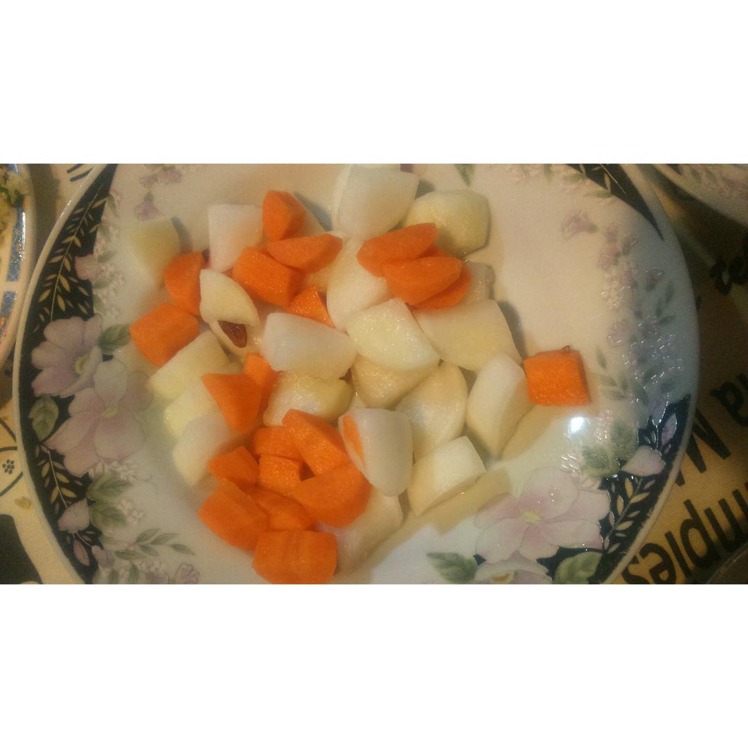 脆爽萝卜丁（开胃小菜）