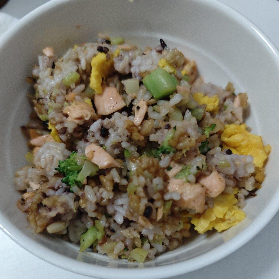三文鱼蛋炒饭