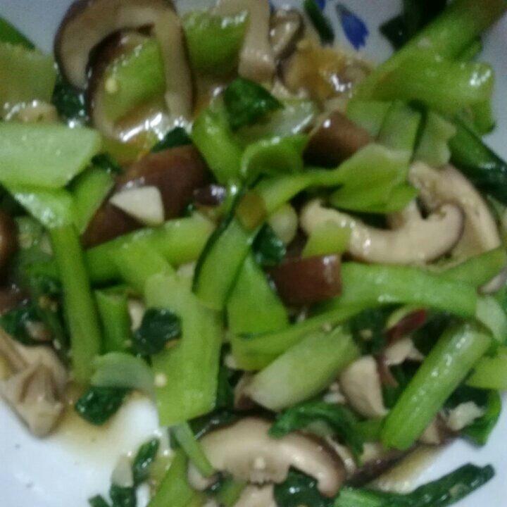 香菇炒小青菜