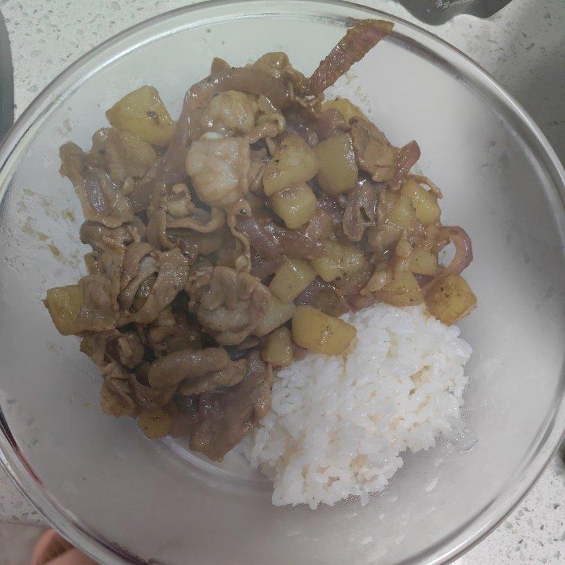 好吃到舔碗底的土豆肥牛拌饭