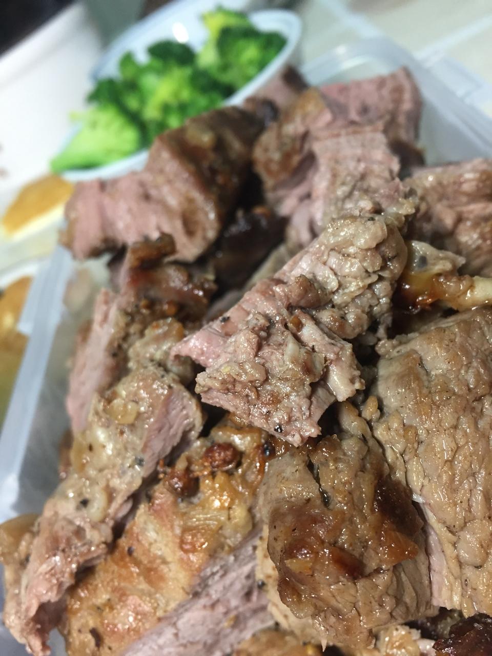 蒜香烤牛柳