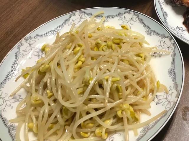 炒黄豆芽