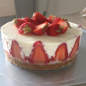 酥底草莓慕斯蛋糕（果酱奥利奥夹心版）的做法 步骤10