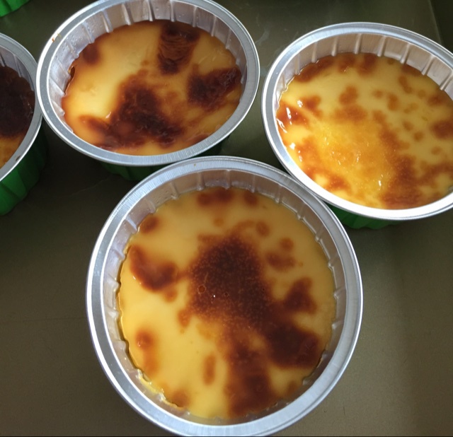 Crèmebrulée。法式烤布雷。焦糖布丁。