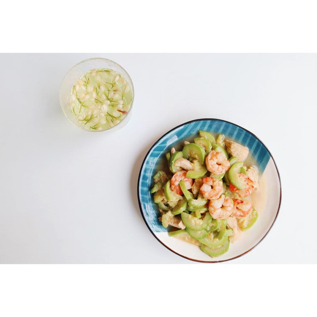 西葫芦虾仁炒鸡蛋